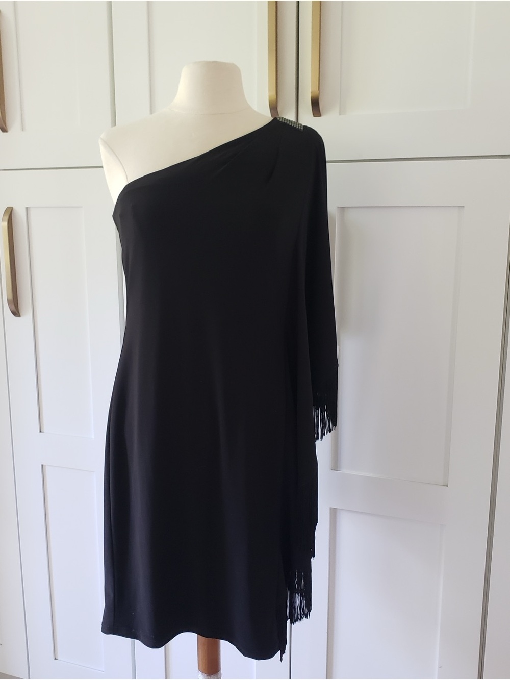 Betsy & Adam‎ One-Shoulder Black Fringe Cocktail Dress